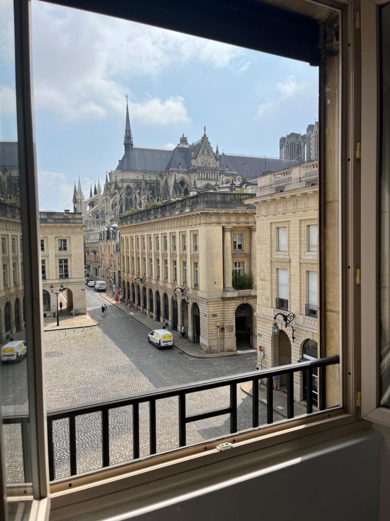 Royal Home, Hypercentre Reims Avec Vue Cathedrale Exterior photo